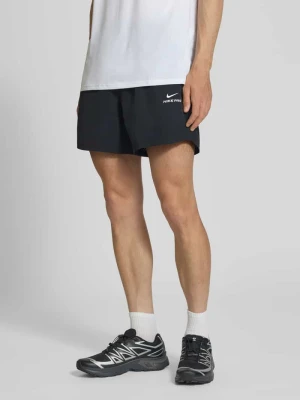 Szorty z logo i elastycznym pasem Nike Training