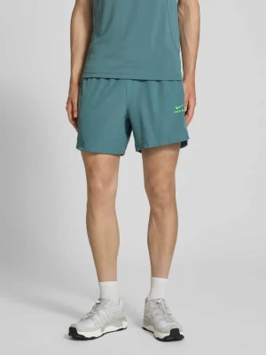 Szorty z logo i elastycznym pasem Nike Training