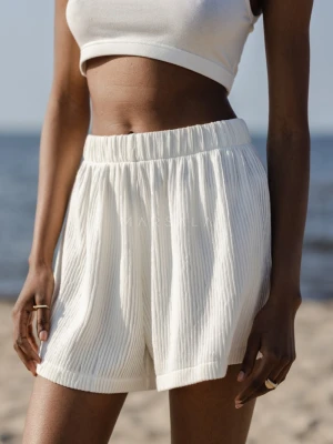 Szorty z plisowanej BAWEŁNY w kolorze VANILA PUDING -SHELLY-L Marsala