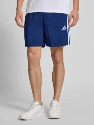 Szorty z wyhaftowanym logo i elastycznym pasem adidas Sportswear