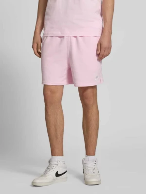 Szorty z wyhaftowanym logo i elastycznym pasem Nike