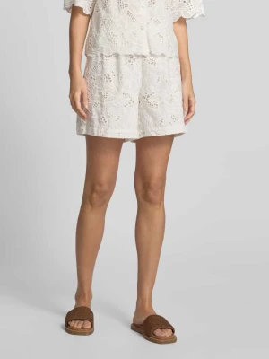 Szorty z wysokim stanem i haftem angielskim model ‘SAGGA’ YAS