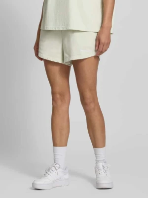 Szorty z wysokim stanem z wyhaftowanym logo model 'WILUNA' PEGADOR