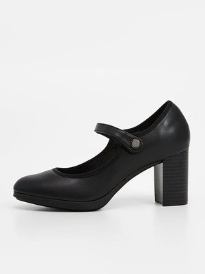 Szpilki Clarks