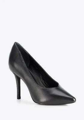 Szpilki skórzane z wycięciem w serce Wittchen