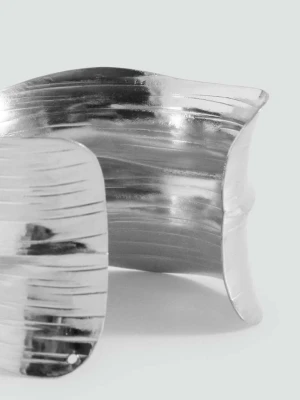 Sztywna bransoletka z wypukłościami srebrny - Dziewczyna - Rozmiar uniwersalny - MANGO TEEN