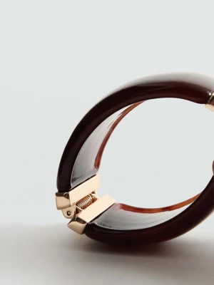 Sztywna bransoletka z żywicy brązowy - Kobieta - Rozmiar uniwersalny - MANGO