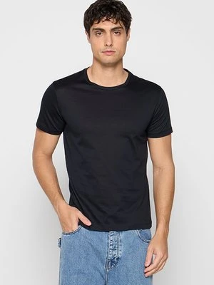 T-shirt basic Emporio Armani czarny