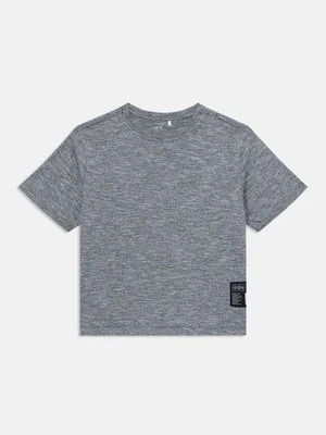 T-shirt basic name it