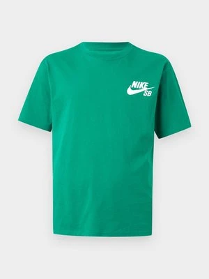 T-shirt basic Nike ciemnozielony