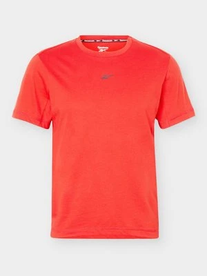 T-shirt basic Reebok czerwony