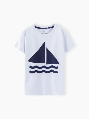 T-shirt chłopięcy w kolorze białym z żaglem Lincoln & Sharks by 5.10.15.