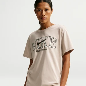 T-shirt damski oversize Nike Classic - Brązowy
