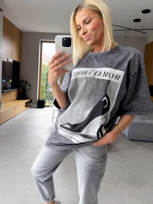 T-shirt Grafitowy Woman's World ClothStore