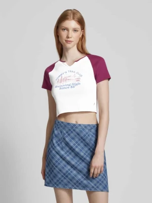 T-shirt krótki o kroju slim fit z detalem z logo model ‘VINTAGE PREP’ Tommy Jeans