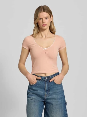 T-shirt krótki z dekoltem w serek REVIEW