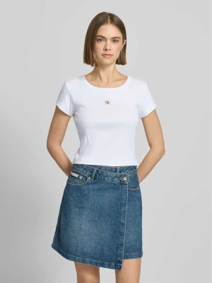 T-shirt krótki z detale z logo Calvin Klein Jeans