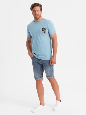 Zdjęcie produktu T-shirt męski bawełniany z nadrukiem na klatce piersiowej - jasnoniebieski V2 Ombre Clothing