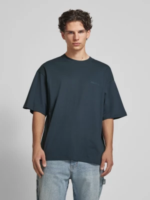 T-shirt o kroju oversized Essentials REVIEW