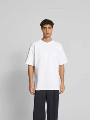 t-shirt o kroju oversized z detal z logo ISNURH Biały