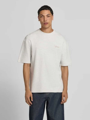 t-shirt o kroju oversized z fakturowanym wzorem i wyhaftowanym logo Pegador Jasnoszary melanż