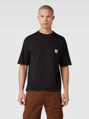 T-shirt o kroju oversized z kieszenią na piersi model ‘WORKWEAR’ Levi's®