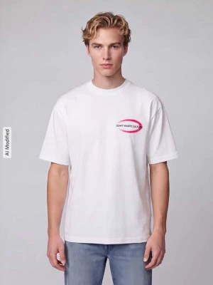t-shirt o kroju oversized z mieszanki bawełny model 'LIRA' Don't Waste Culture Złamany biały