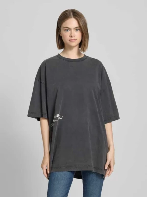 T-shirt o kroju oversized z nadrukiem z logo Karo Kauer