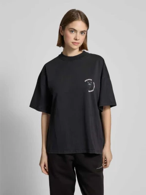 T-shirt o kroju oversized z nadrukiem z logo model ‘ROYA’ Pegador
