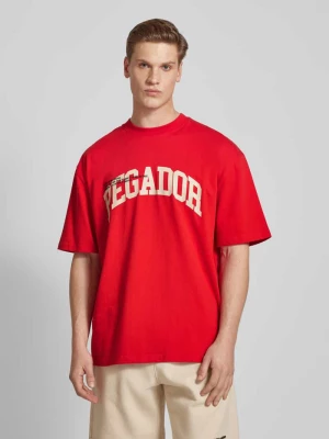 T-shirt o kroju oversized z nadrukiem z logo Pegador