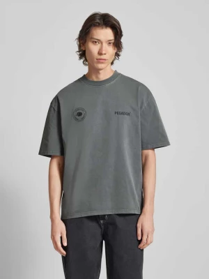 T-shirt o kroju oversized z nadrukowanym motywem i logo model ‘GORDAN’ Pegador