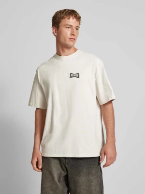 T-shirt o kroju oversized z naszywką z logo model ‘DACKO’ Pegador
