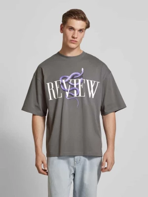 T-shirt o kroju oversized z okrągłym dekoltem REVIEW