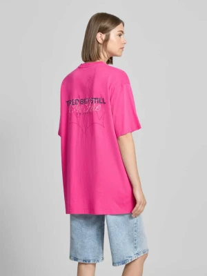 T-shirt o kroju oversized z okrągłym, prążkowanym dekoltem OH APRIL