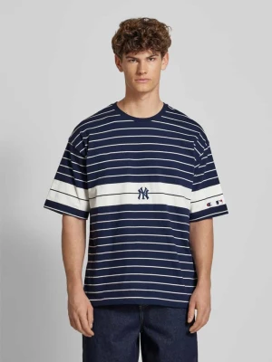 T-shirt o kroju oversized z wyhaftowanym logo Champion