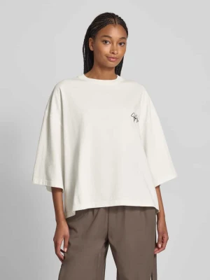 T-shirt o kroju oversized z wyhaftowanym logo Karo Kauer