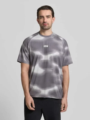 T-shirt o kroju regular fit z aplikacją z logo EA7 Emporio Armani
