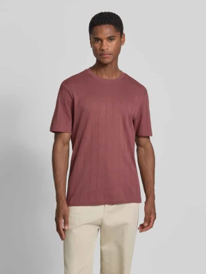 t-shirt o kroju regular fit z ażurowym haftem na całej powierzchni Jake*s Studio Men