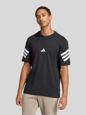 t-shirt o kroju regular fit z czystej bawełny adidas Sportswear