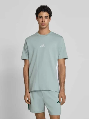 t-shirt o kroju regular fit z czystej bawełny adidas Sportswear