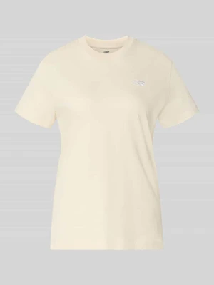 t-shirt o kroju regular fit z czystej bawełny New Balance Piaskowy