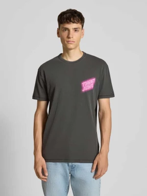T-shirt o kroju regular fit z czystej bawełny Tommy Jeans