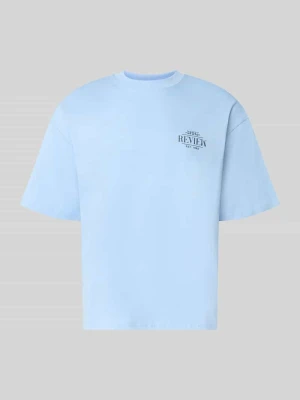 t-shirt o kroju regular fit z czystej bawełny z nadrukiem z tyłu REVIEW