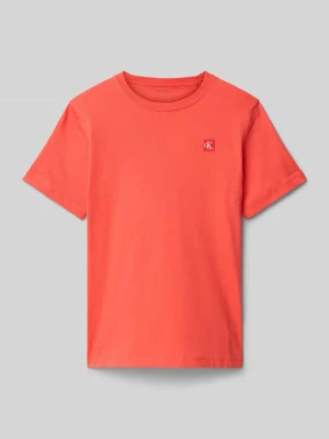 T-shirt o kroju regular fit z czystej bawełny z naszywką z logo Calvin Klein Jeans