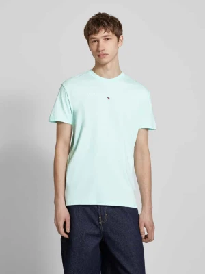 T-shirt o kroju regular fit z czystej bawełny z wyhaftowanym logo Tommy Jeans