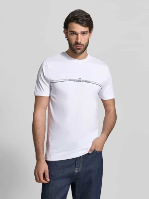 T-shirt o kroju regular fit z nadrukiem z logo Christian Berg Men