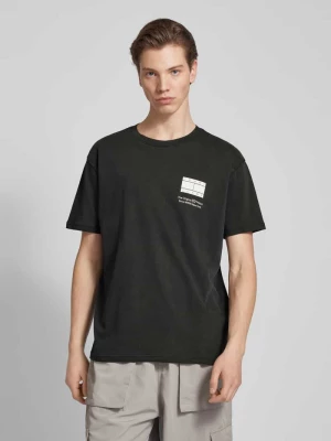T-shirt o kroju Regular Fit z nadrukiem z logo Tommy Jeans