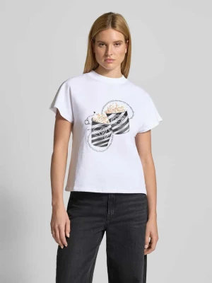T-shirt o kroju regular fit z obszyciem ozdobnymi kamieniami model „Popcorn” Guess Biały
