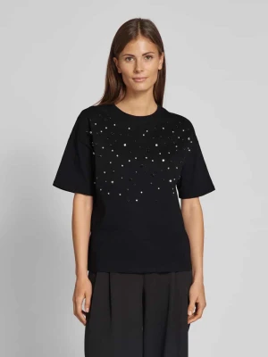 T-shirt o kroju regular fit z obszytymi kamieniami ozdobnymi model ‘YDA’ Vero Moda