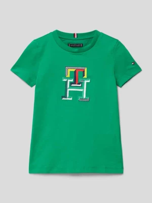 T-shirt o kroju regular fit z wielokolorowym, wyhaftowanym logo Tommy Hilfiger Teens